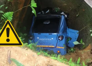 മുത്തച്ഛന്റെ മറവി; ഓൺ ചെയ്തു നിർത്തിയ ഇലക്ട്രിക് ഓട്ടോയുമായി നാല് വയസ്സുകാരി കിണറ്റിലേക്ക് മറിഞ്ഞു, അത്ഭുത രക്ഷപ്പെടൽ!